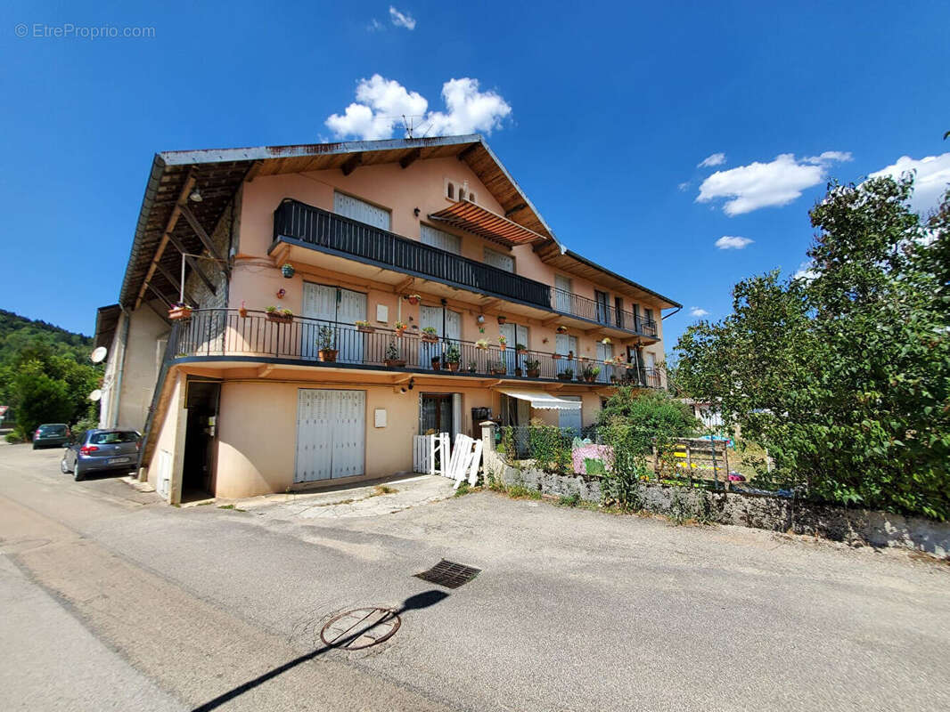 Appartement à EQUEVILLON