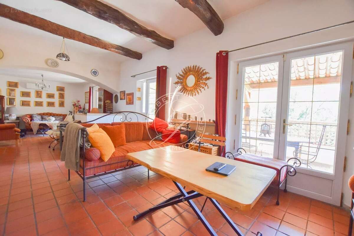 Maison à VILLECROZE