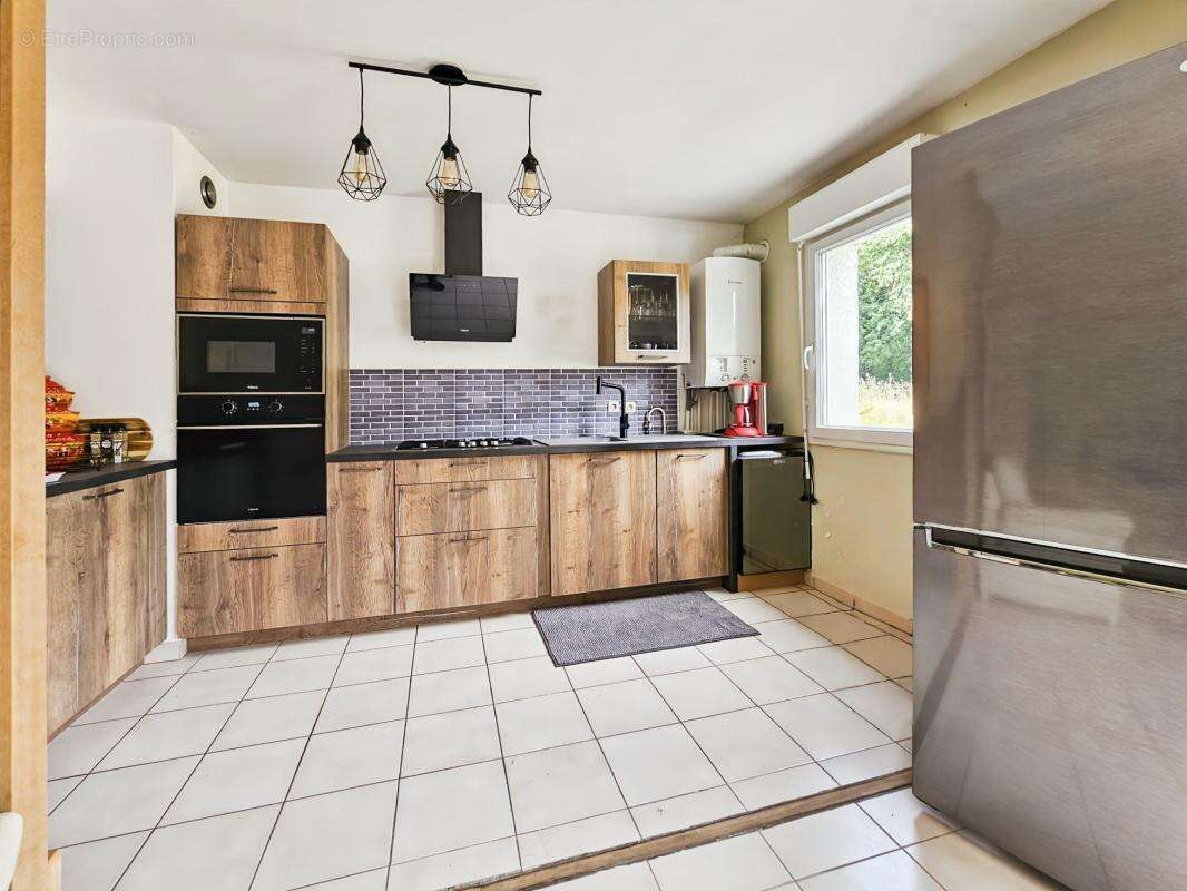 A vendre à Uzès - Appartement T3 65m² + 2 stationnements - photo 11