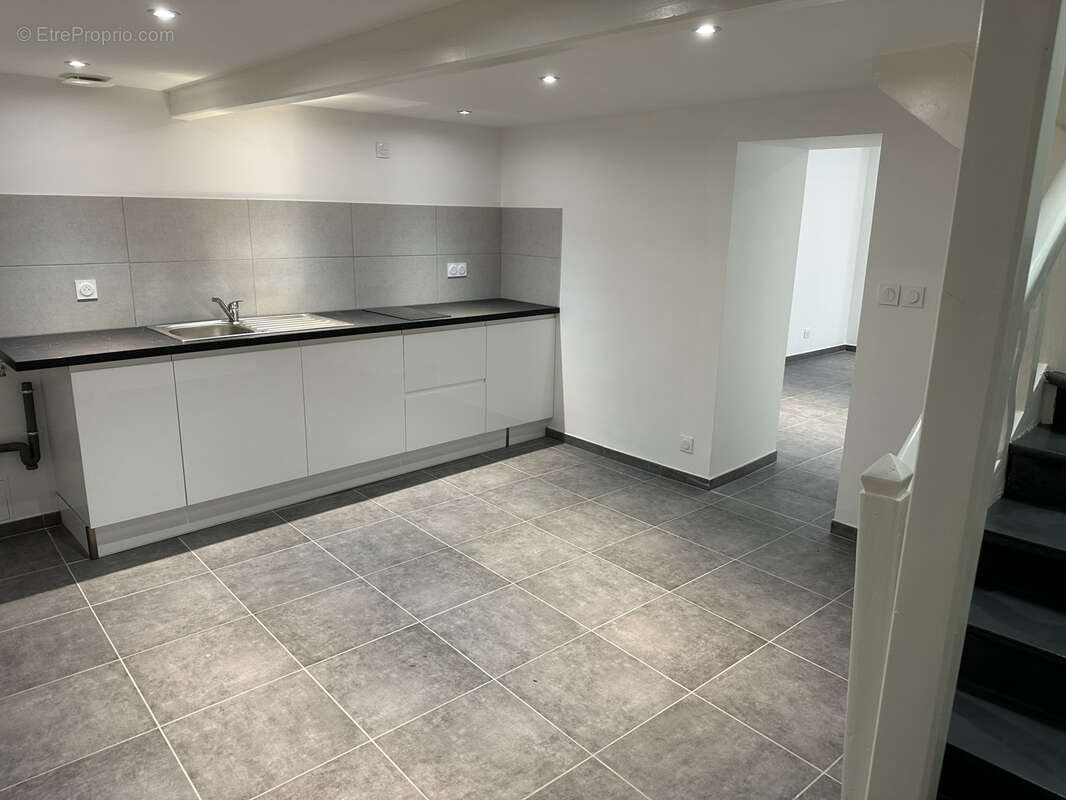 Maison à LA ROCHE-CHALAIS