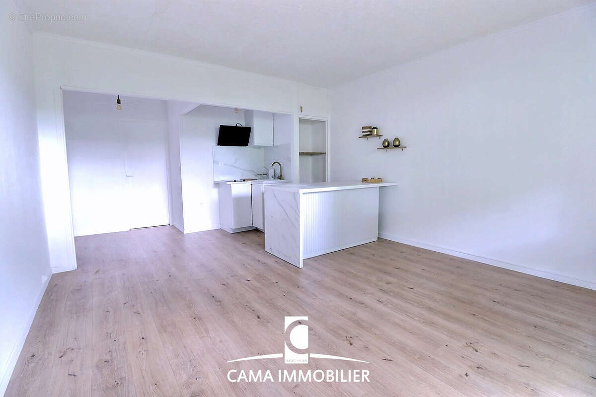 Appartement à FONTENAY-LE-FLEURY