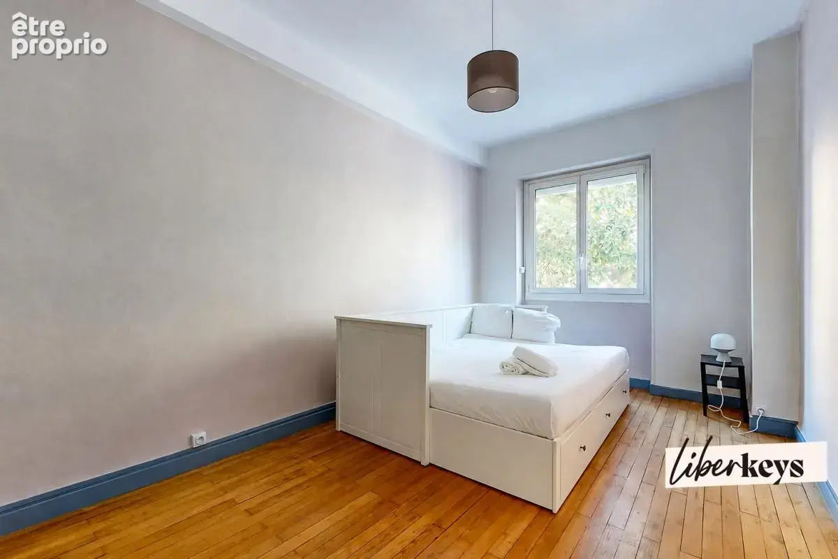 Nantes centre – 85 m², séjour de 32 m², extérieur et garage - photo 3