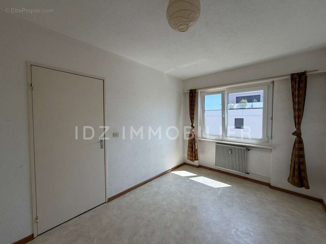 Appartement 32 m² à Saint-Louis  - photo 4