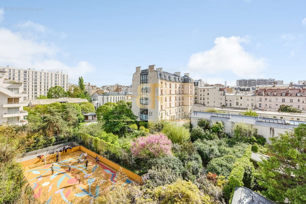 Appartement à PARIS-14E