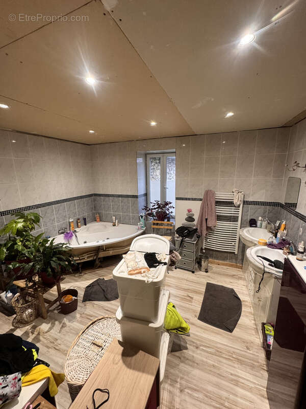 Commerce à COURTENAY