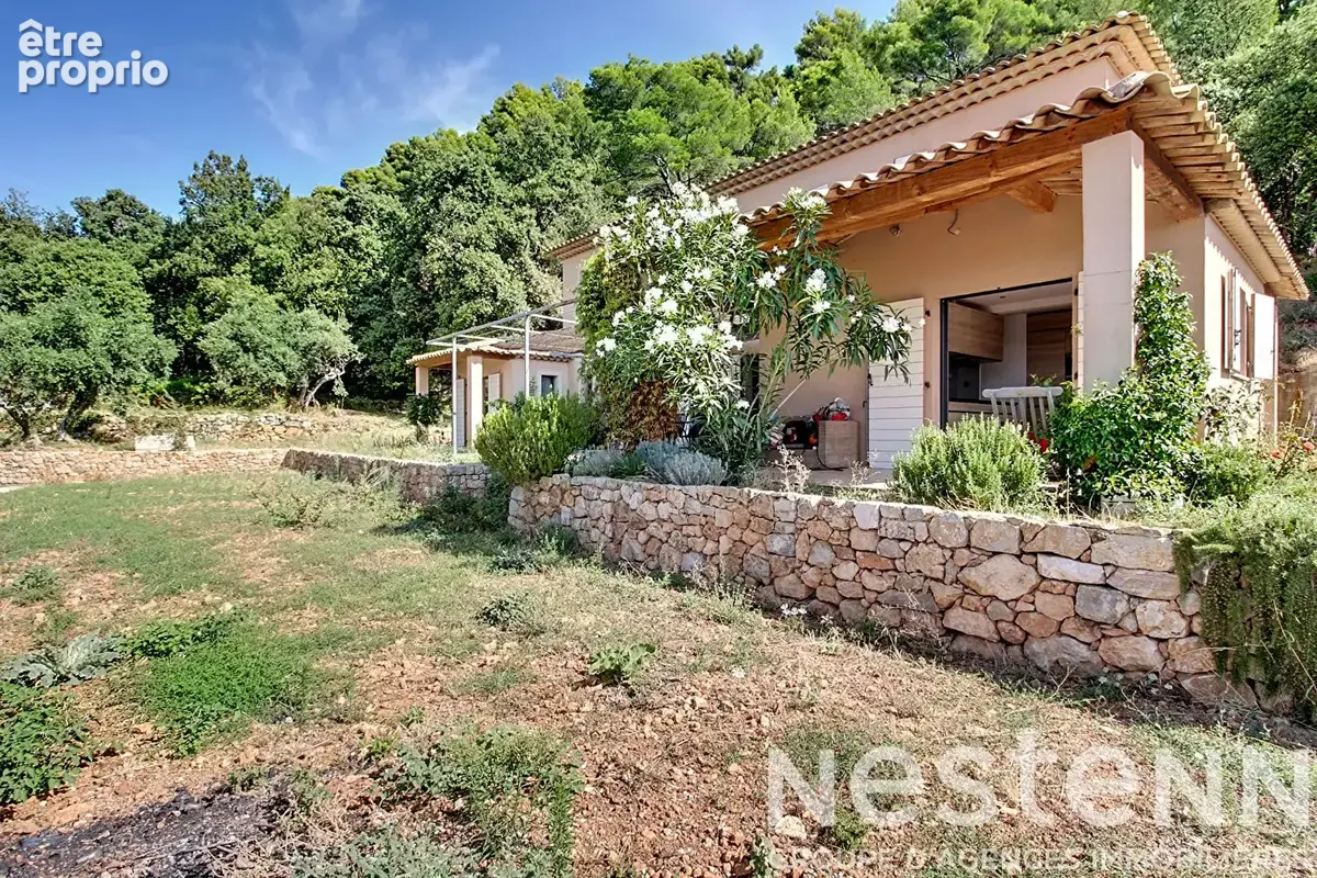 A VENDRE à CLAVIERS - Villa contemporaine 4 chambres avec piscine et vue dégagée - photo 17