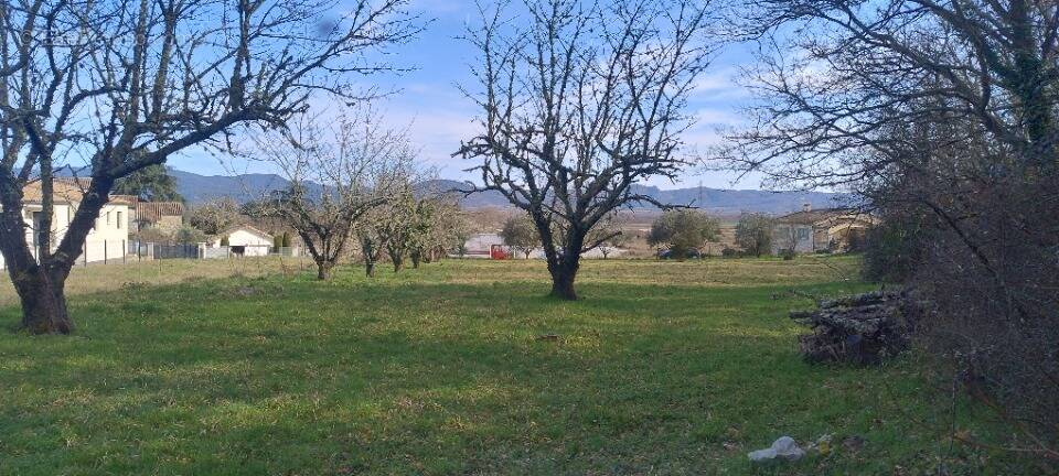 Terrain à BERRIAS-ET-CASTELJAU