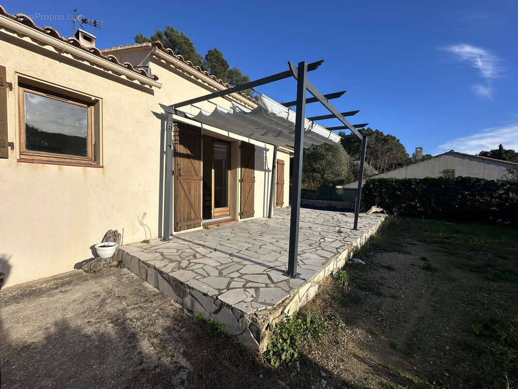 Maison à SOLLIES-TOUCAS