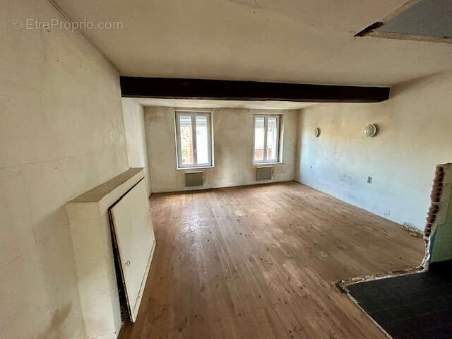 Maison à CIRES-LES-MELLO