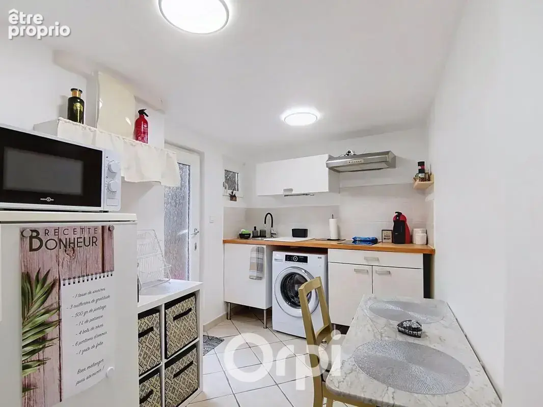 À Vendre Maison indépendante rénovée – 3 logements – Garage, piscine et stationnements – Toulon Ouest les Routes - photo 13