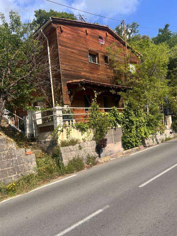 Maison à AURIBEAU-SUR-SIAGNE