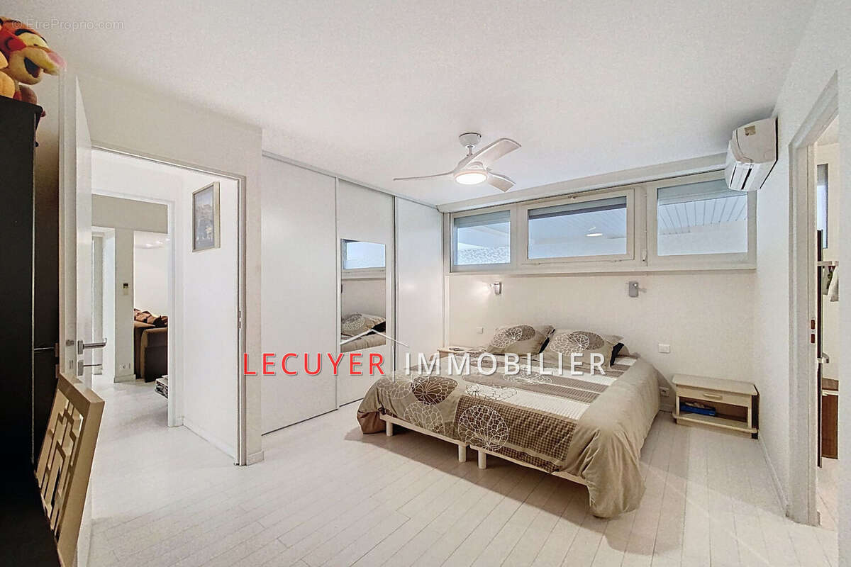 Appartement à VALLAURIS