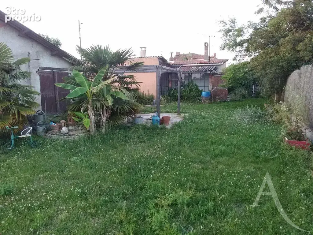 Bâtiment de 60m² sur 335m² de terrain - photo 4