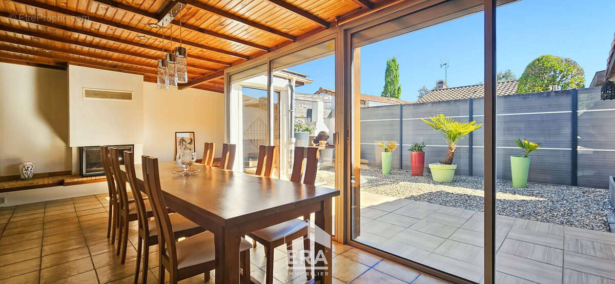 Maison à BLANQUEFORT