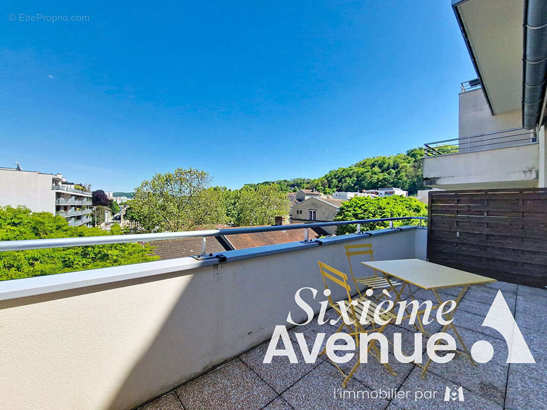 Appartement à BOURGOIN-JALLIEU