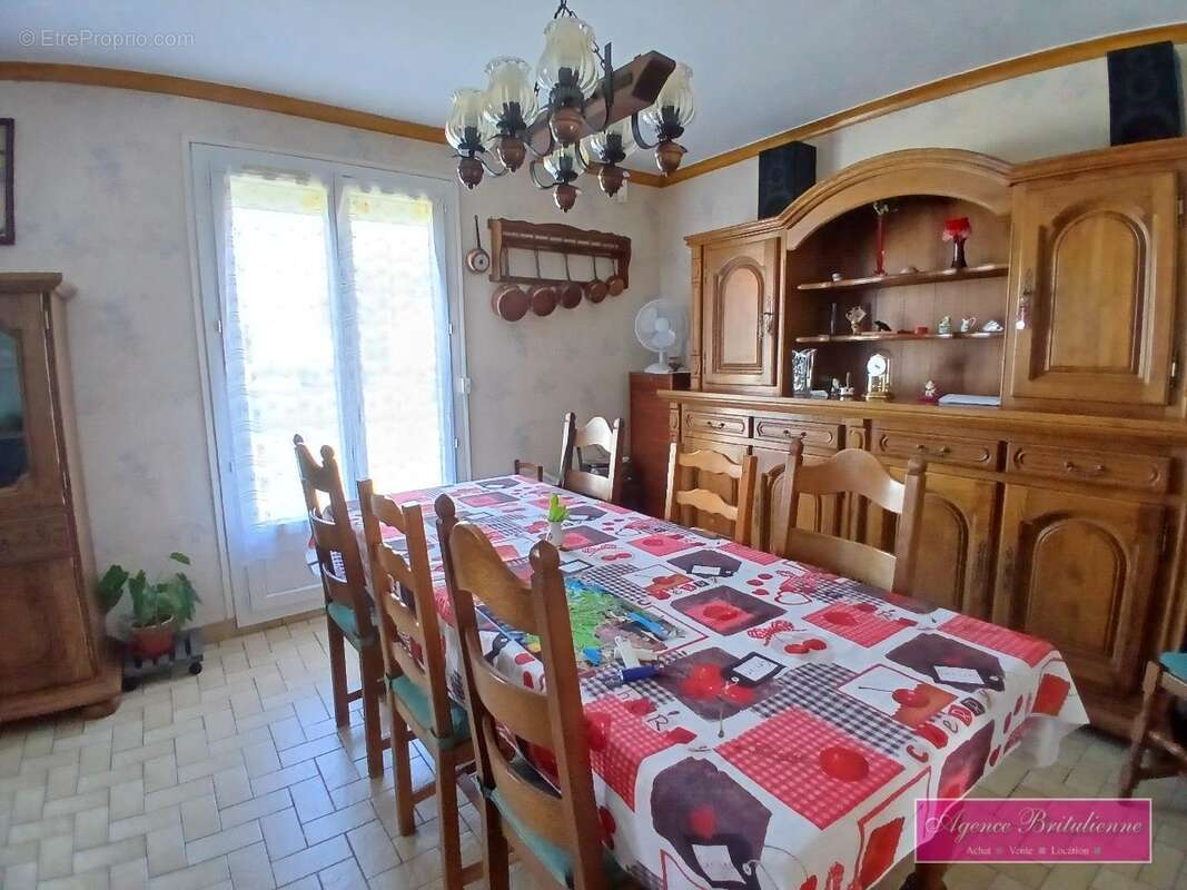 Maison à BRETEUIL