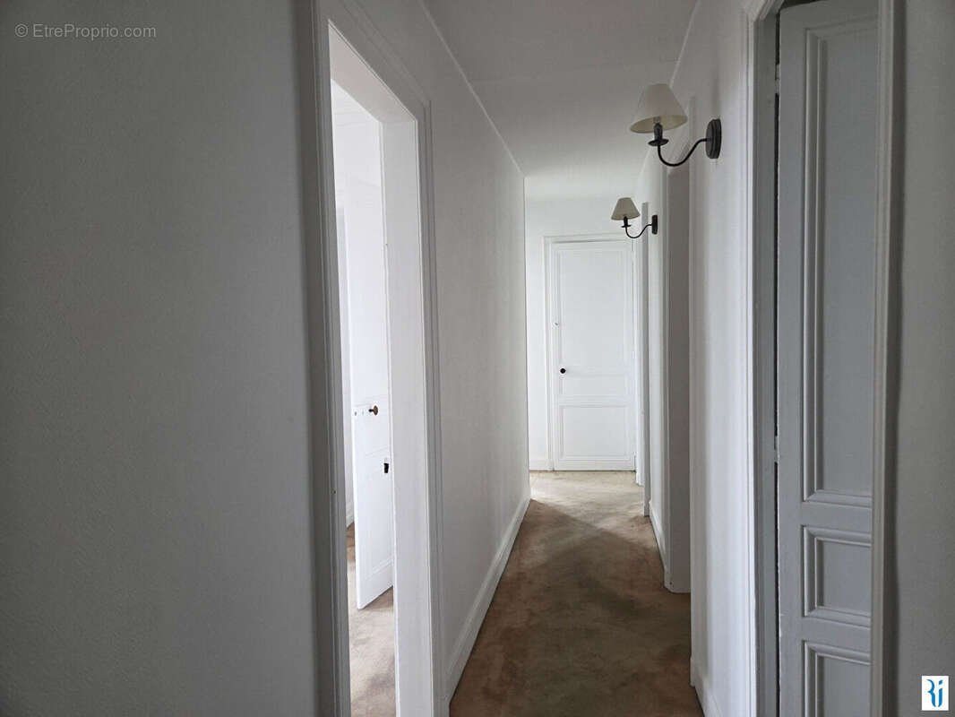 Appartement à MONT-SAINT-AIGNAN