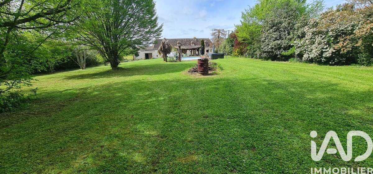 Maison 250 m² à Faurilles  - photo 2