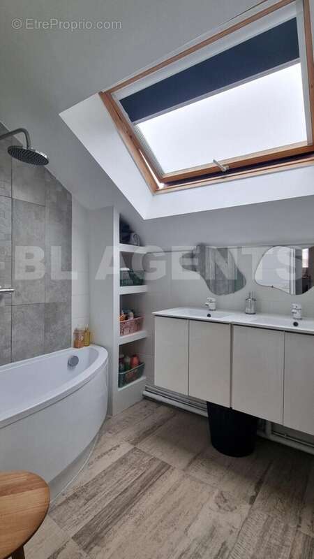 1000020537 - Maison à LIEUSAINT