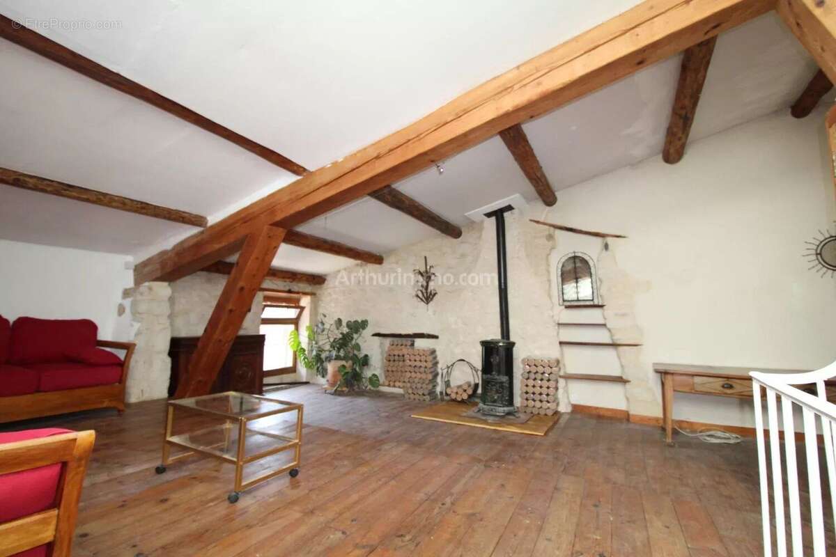 Maison à POURCIEUX