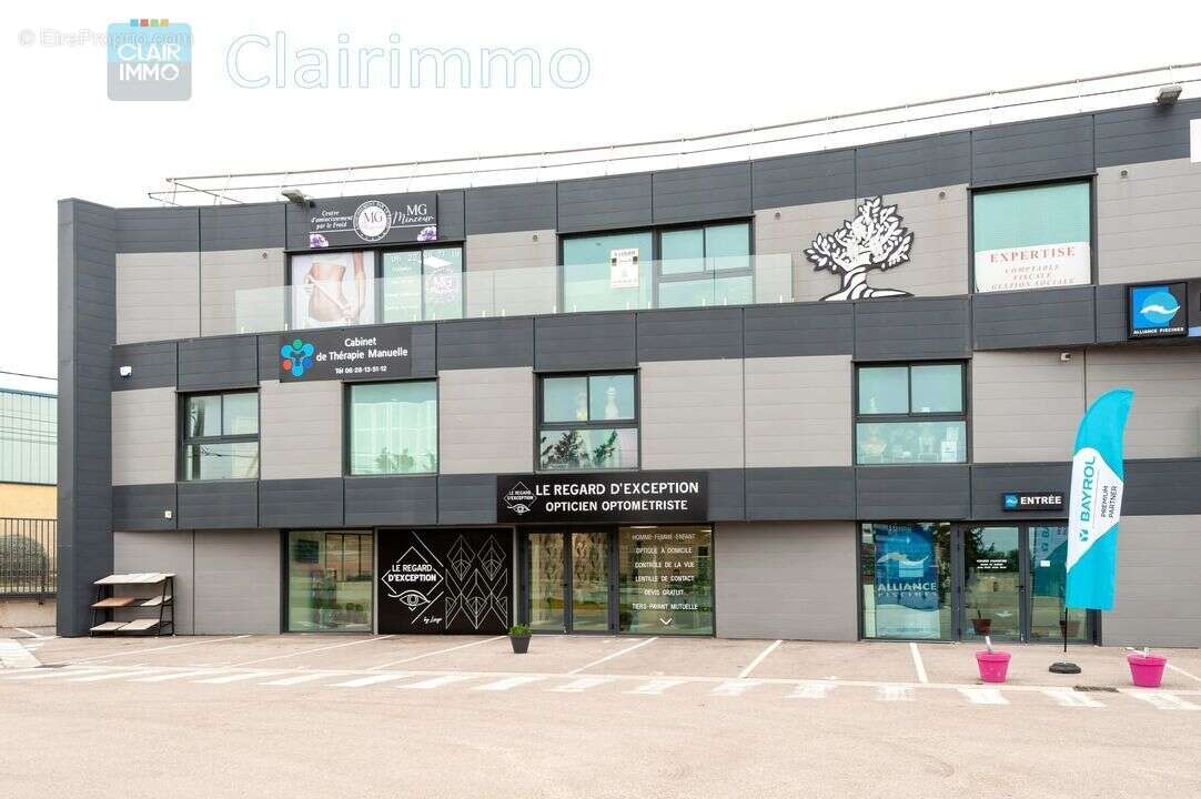 Commerce à LA FARE-LES-OLIVIERS