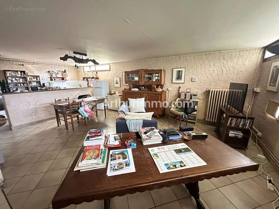 Maison à étage, 118 m², 2 ch, hangar - photo 12