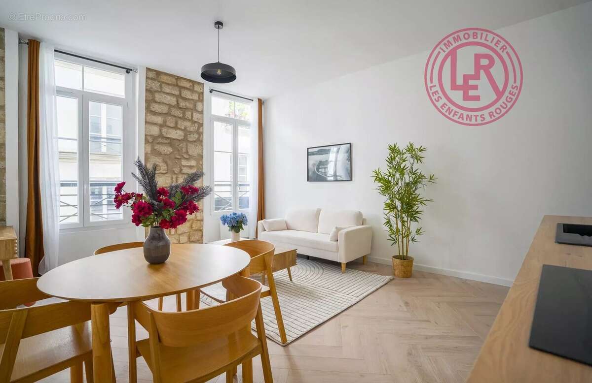 Appartement à PARIS-3E