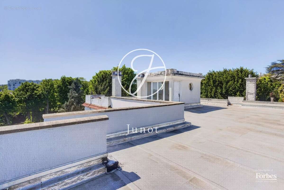 Maison à SURESNES
