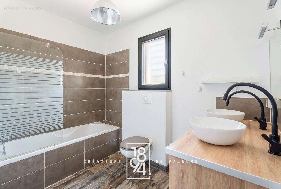 Maison  Type 5  Severiers  Piscine  Parcelle 500 m2  2018  - photo 17