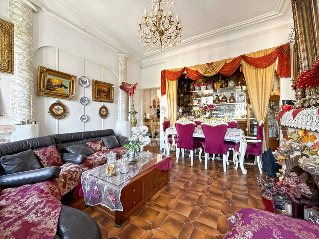 Appartement à MARSEILLE-6E