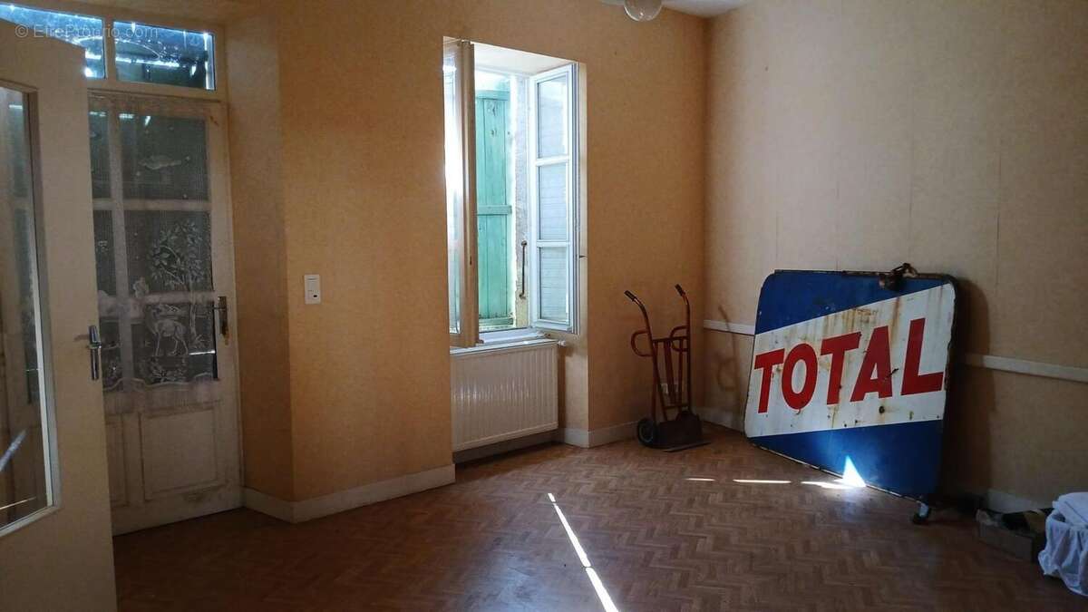 Photo 4