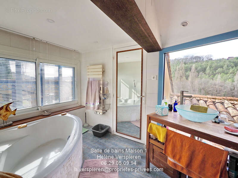 Maison à ROUFFIGNAC-SAINT-CERNIN-DE-REILHAC