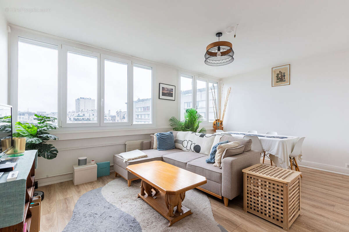 Appartement à PARIS-14E