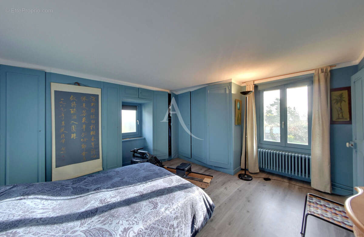 Maison à CHAMPS-SUR-YONNE