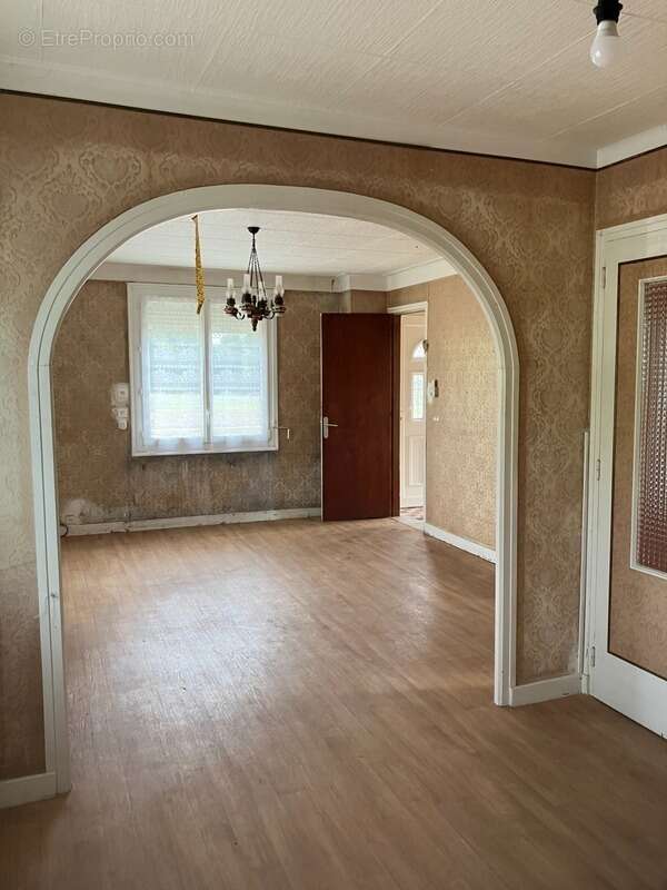 Maison à SAINT-NICOLAS-DU-PELEM