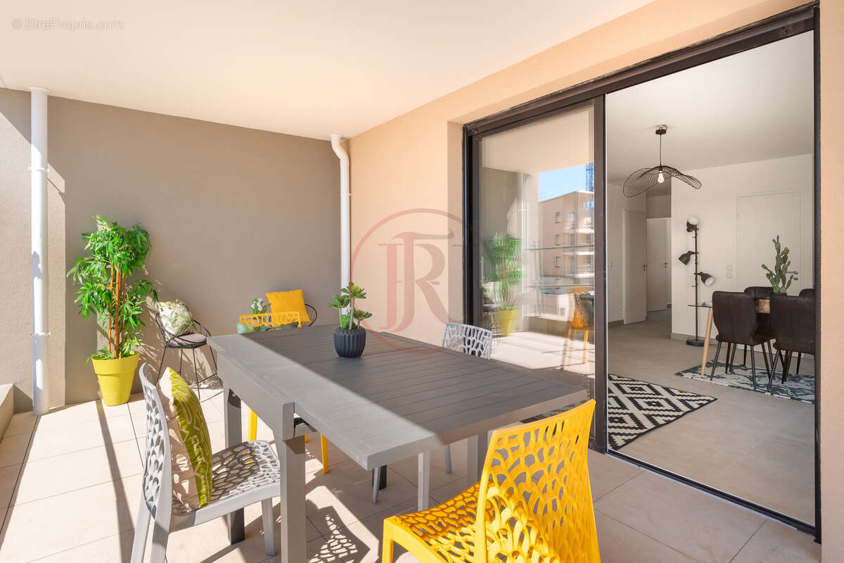 Appartement à LATTES
