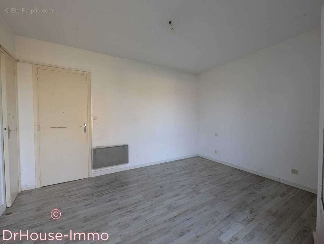 Maison à SAINT-ETIENNE-DE-MER-MORTE