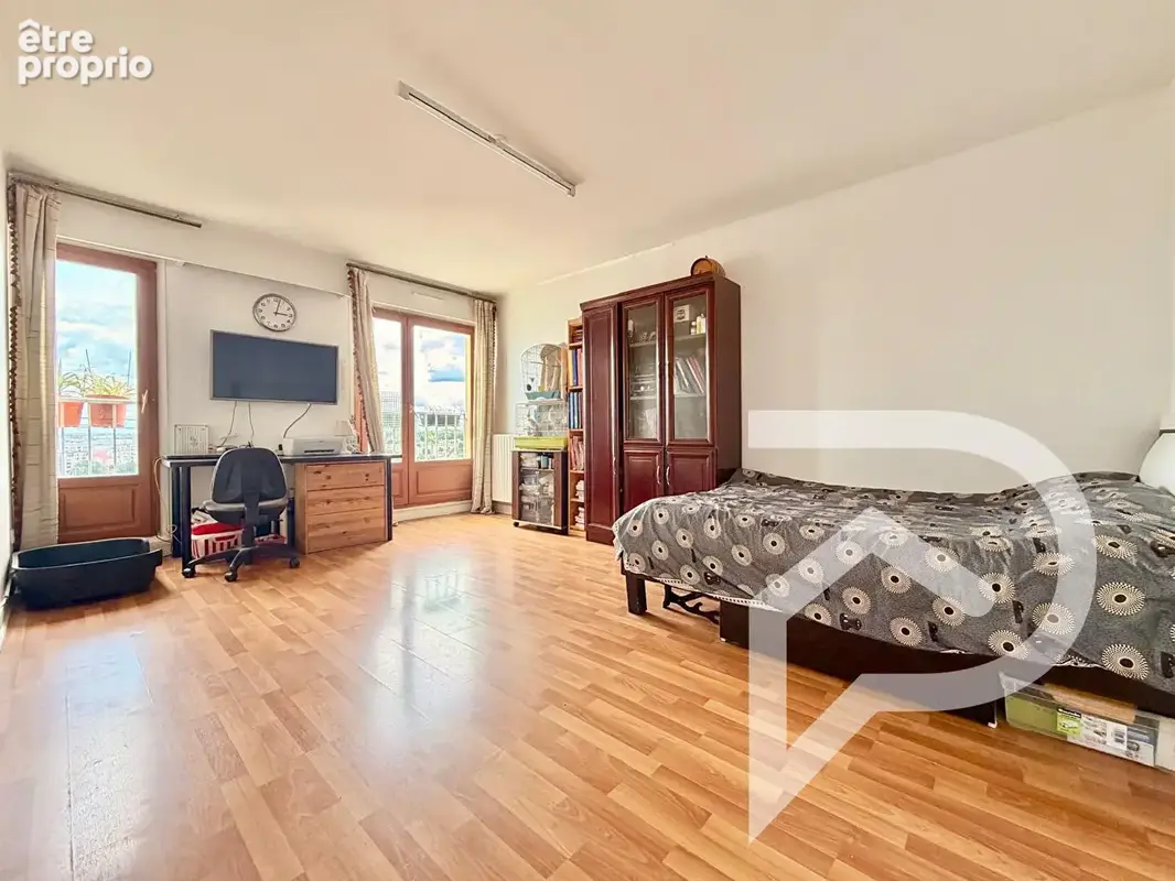 Photo Appartement à Vitry-Sur-Seine au prix de 299 000€