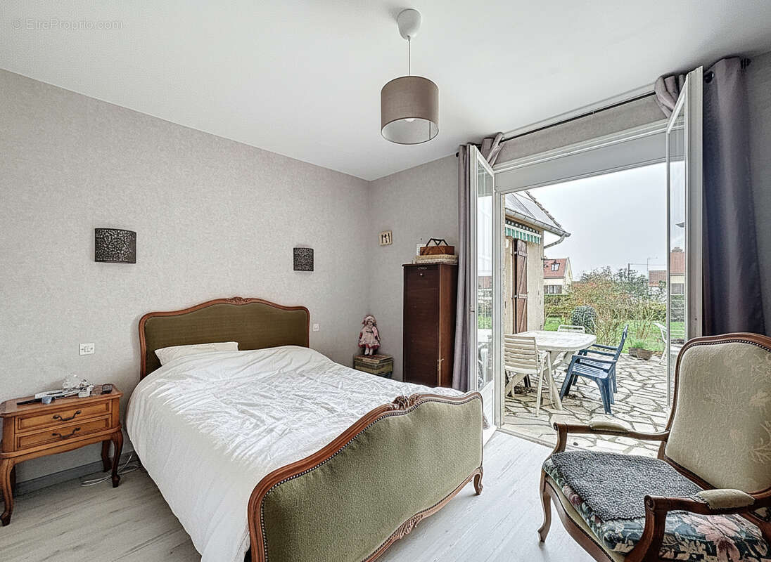 Maison à MONTREUIL-BELLAY