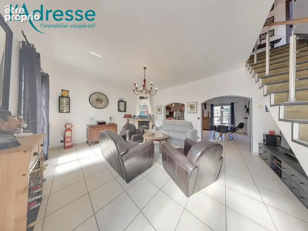 Maison  indépendante 167 m2 avec dépendance - photo 2