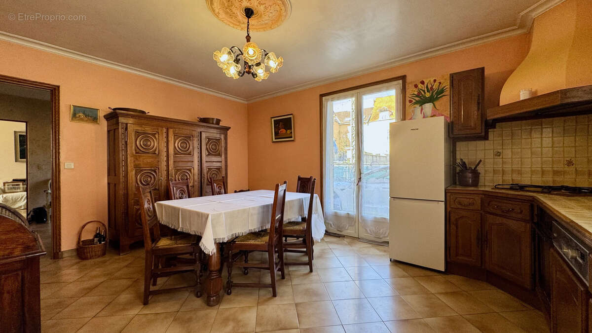 Maison à CHANTELOUP-LES-VIGNES