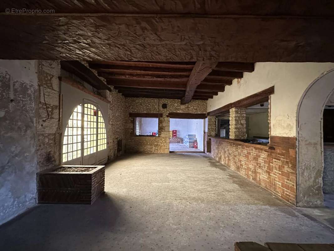 Ancien commerce à vendre, avec possibilités de faire des appartements - photo 4