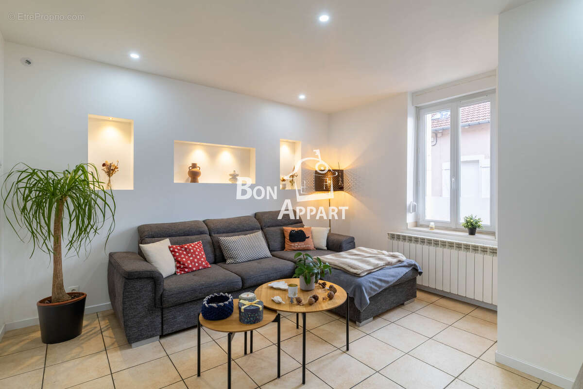 Appartement à MONTOIS-LA-MONTAGNE