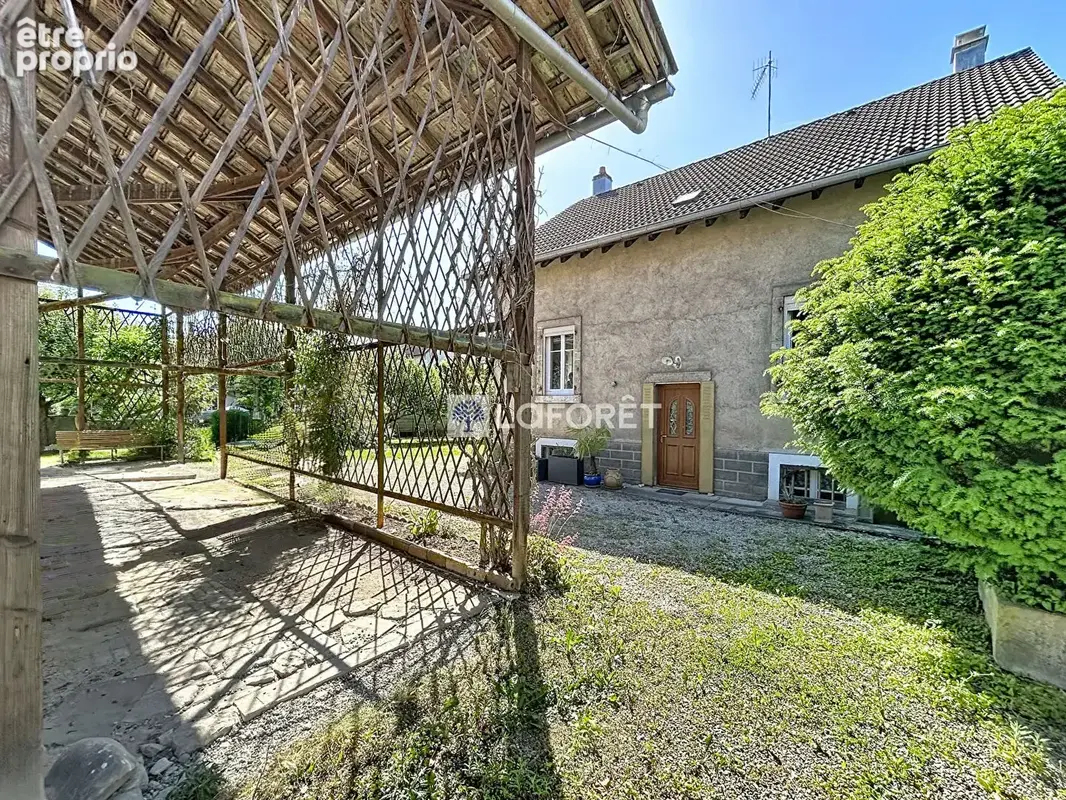 Maison Fesches Le Chatel 8 pièce(s) 140 m2 - photo 2