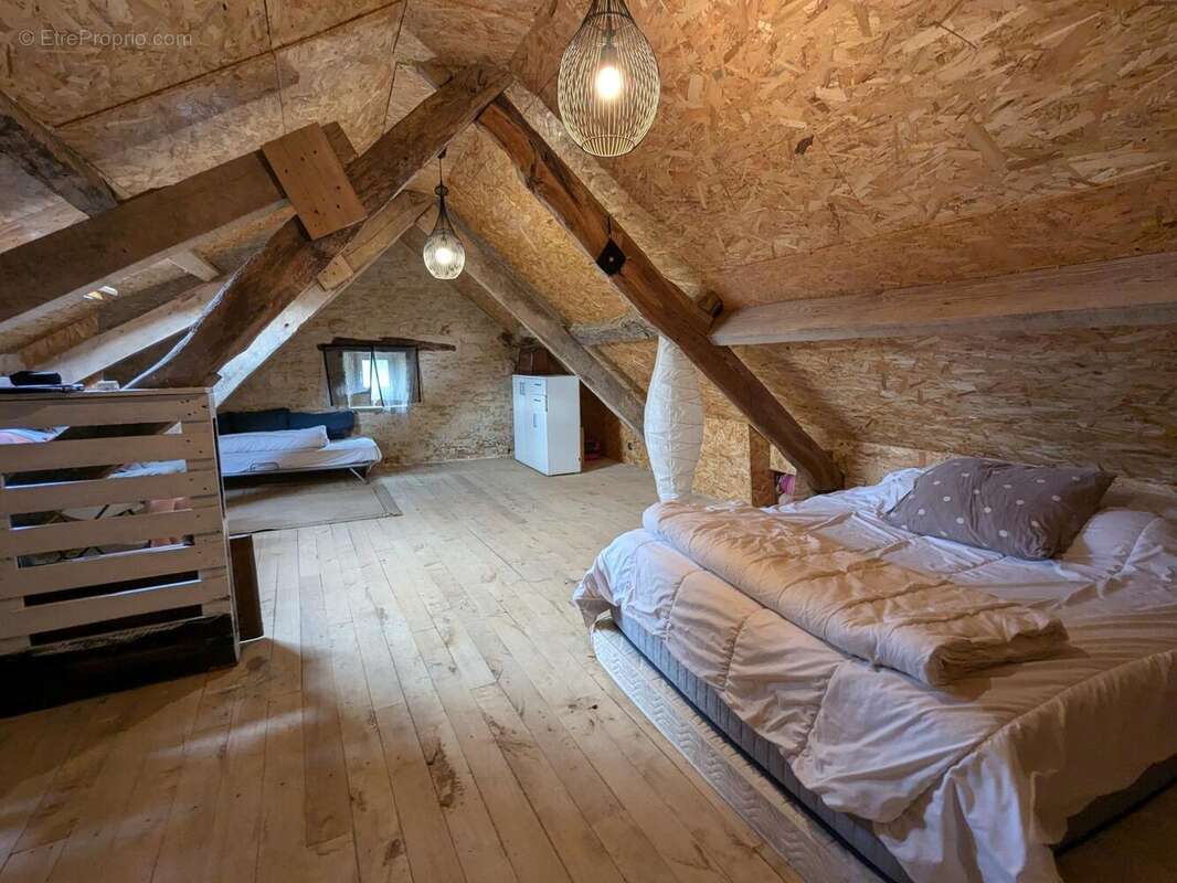 Maison 120 m² à Saint-Jean-De-Laur  - photo 9