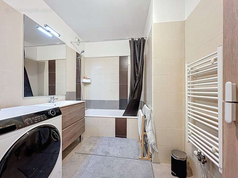 Appartement à vendre 2ème étage avec ascenseur, 3 pièces - 61 m2 + terrasse 11,30 m2 + parking couvert sécurisé - photo 8
