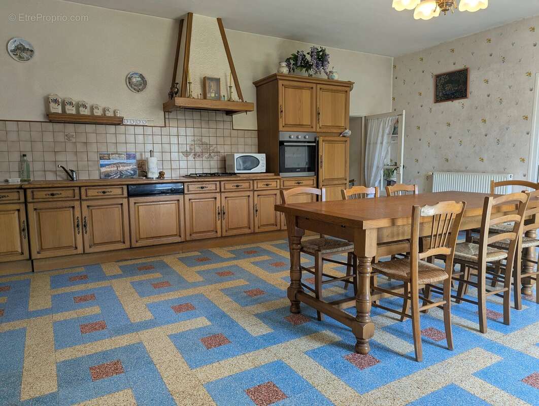 Maison à COULONGES