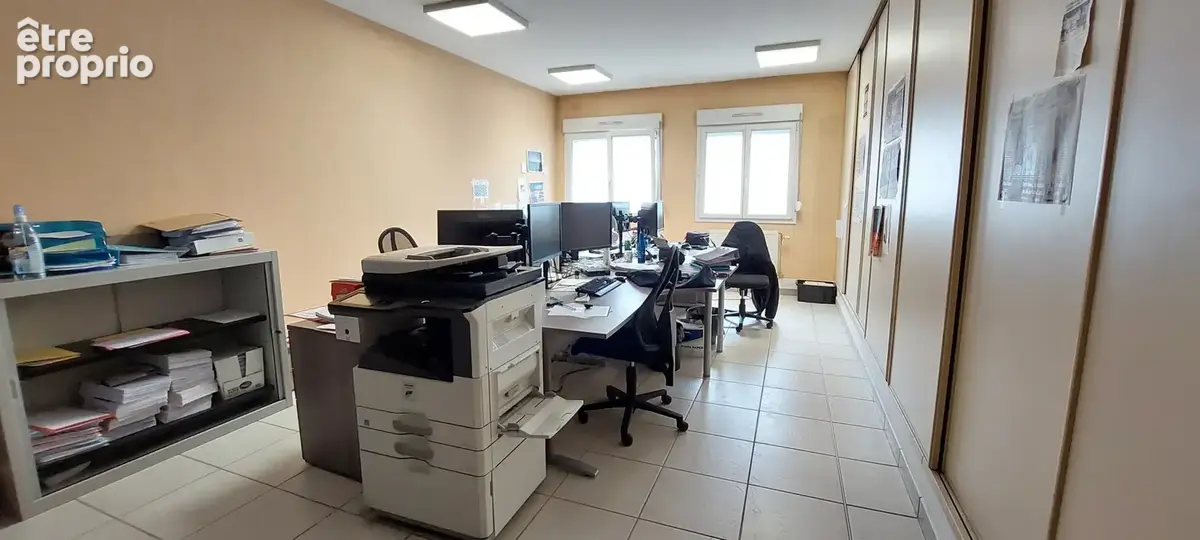 Immeuble a usage professionnel de 625 m2  tout de plain pied - photo 5