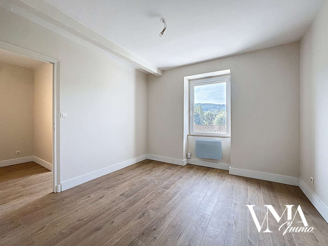 Appartement à LENTILLY