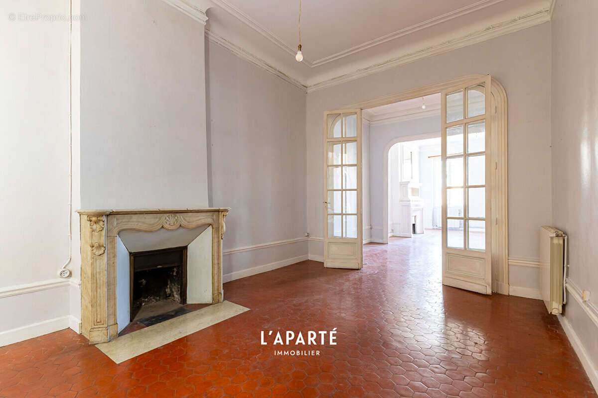 Appartement à MARSEILLE-6E
